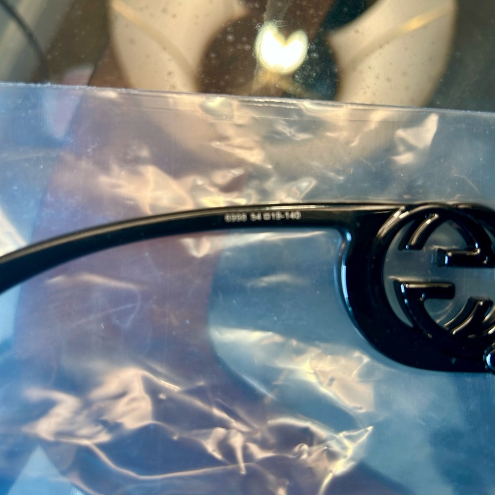 Authentic Gucci Black Rectangular Sunglasses With… - image 8